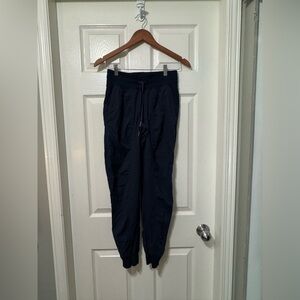 Lululemon dance studio joggers size 4 euc